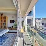 City Center Sophistication On Loop Street