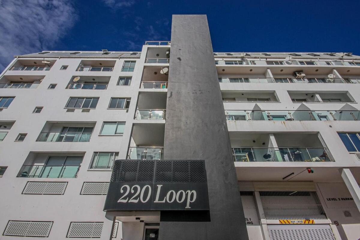 Center Sophistication On Loop Street